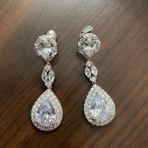 Bridal wedding or special occasion earrings